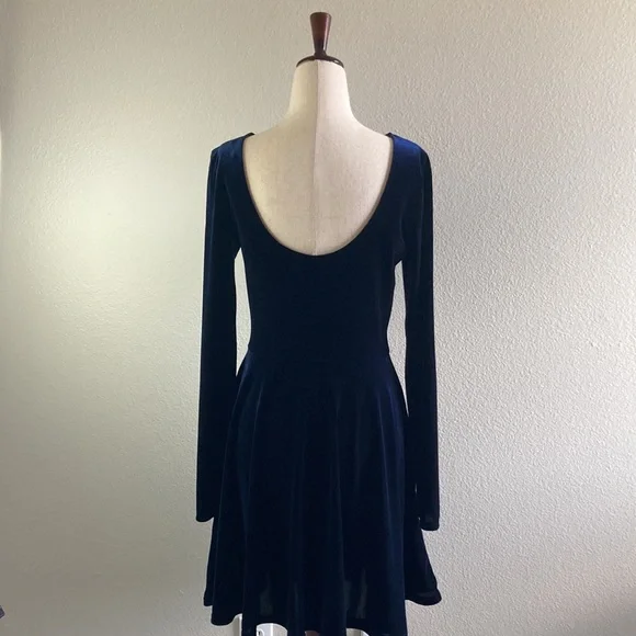 90’s Vintage Windsor Navy Blue Velvet Skater Dress- Size Medium - Picture 3 of 9